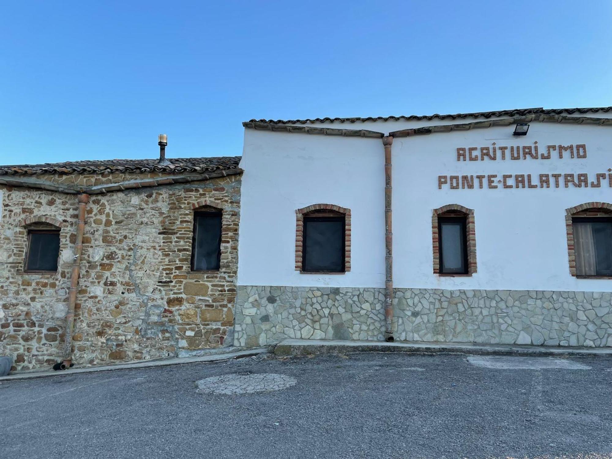 Ponte Calatrasi Agriturismo Roccamena ภายนอก รูปภาพ