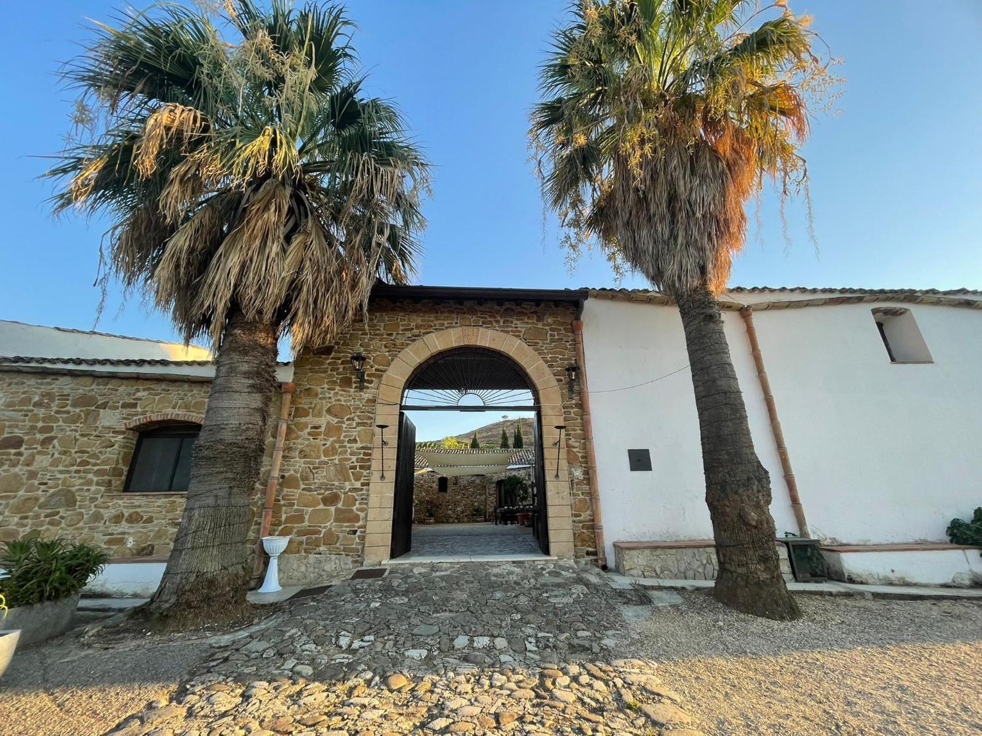 Ponte Calatrasi Agriturismo Roccamena ภายนอก รูปภาพ
