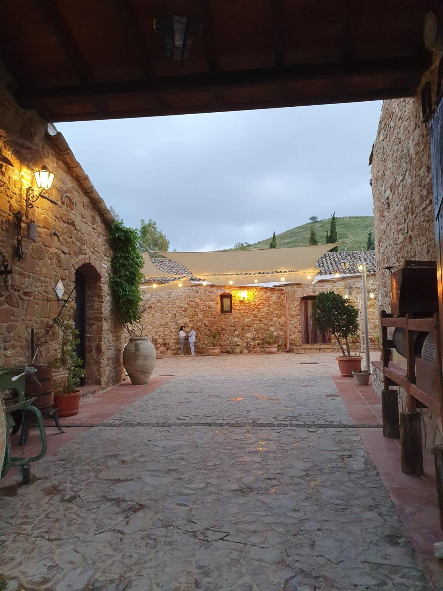 Ponte Calatrasi Agriturismo Roccamena ภายนอก รูปภาพ